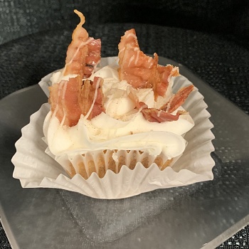 Bacon Cinnamon Roll Cupcake